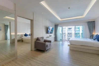 Suite 4 persone con balcone — Amata Patong